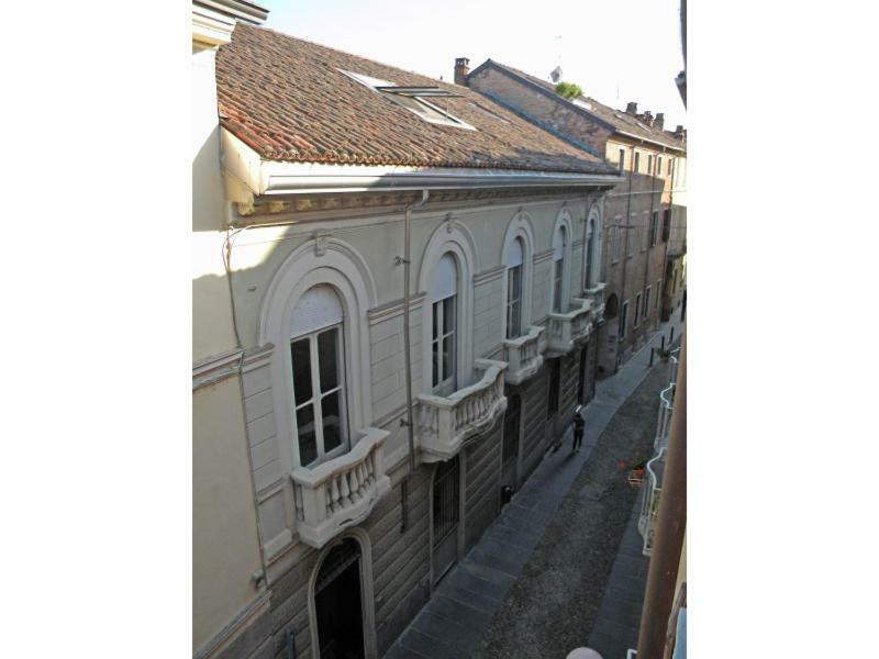 Appartamento In Centro Storico Asti Luaran gambar
