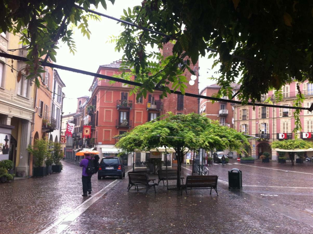 Appartamento In Centro Storico Asti Luaran gambar