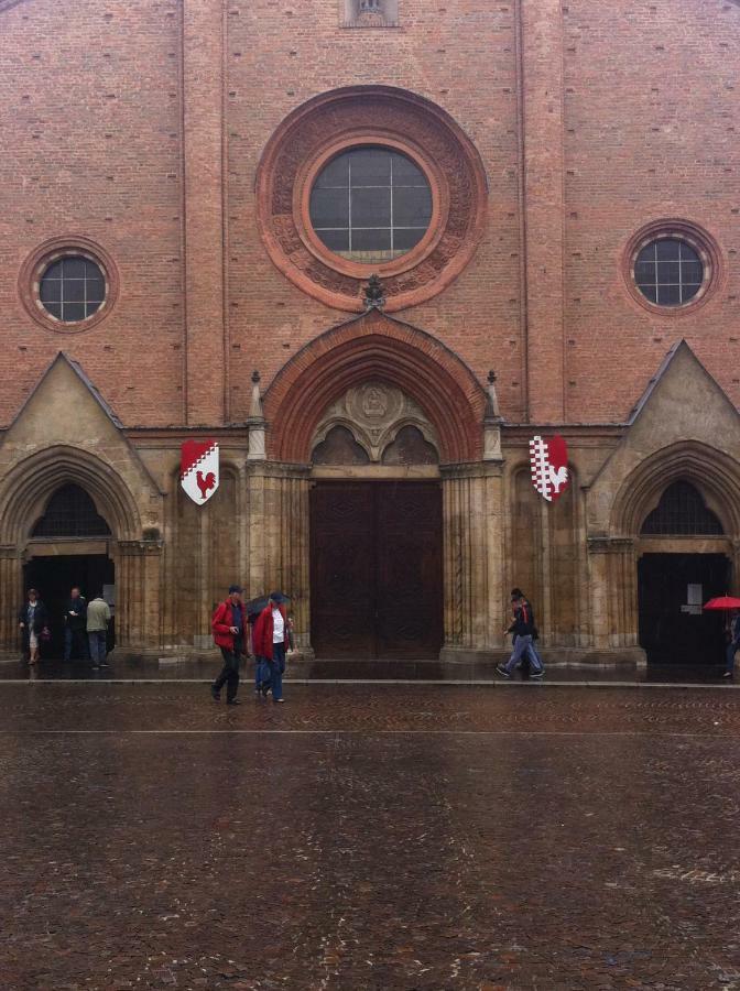 Appartamento In Centro Storico Asti Luaran gambar