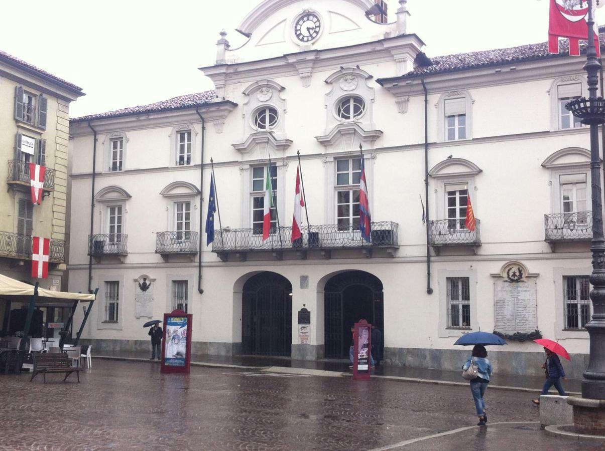Appartamento In Centro Storico Asti Luaran gambar